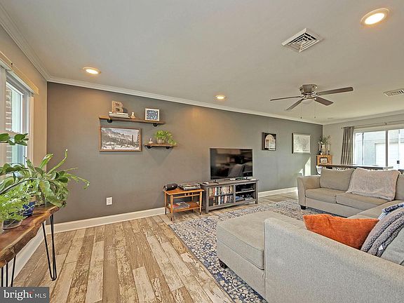 4th image of 3604 Naamans Dr