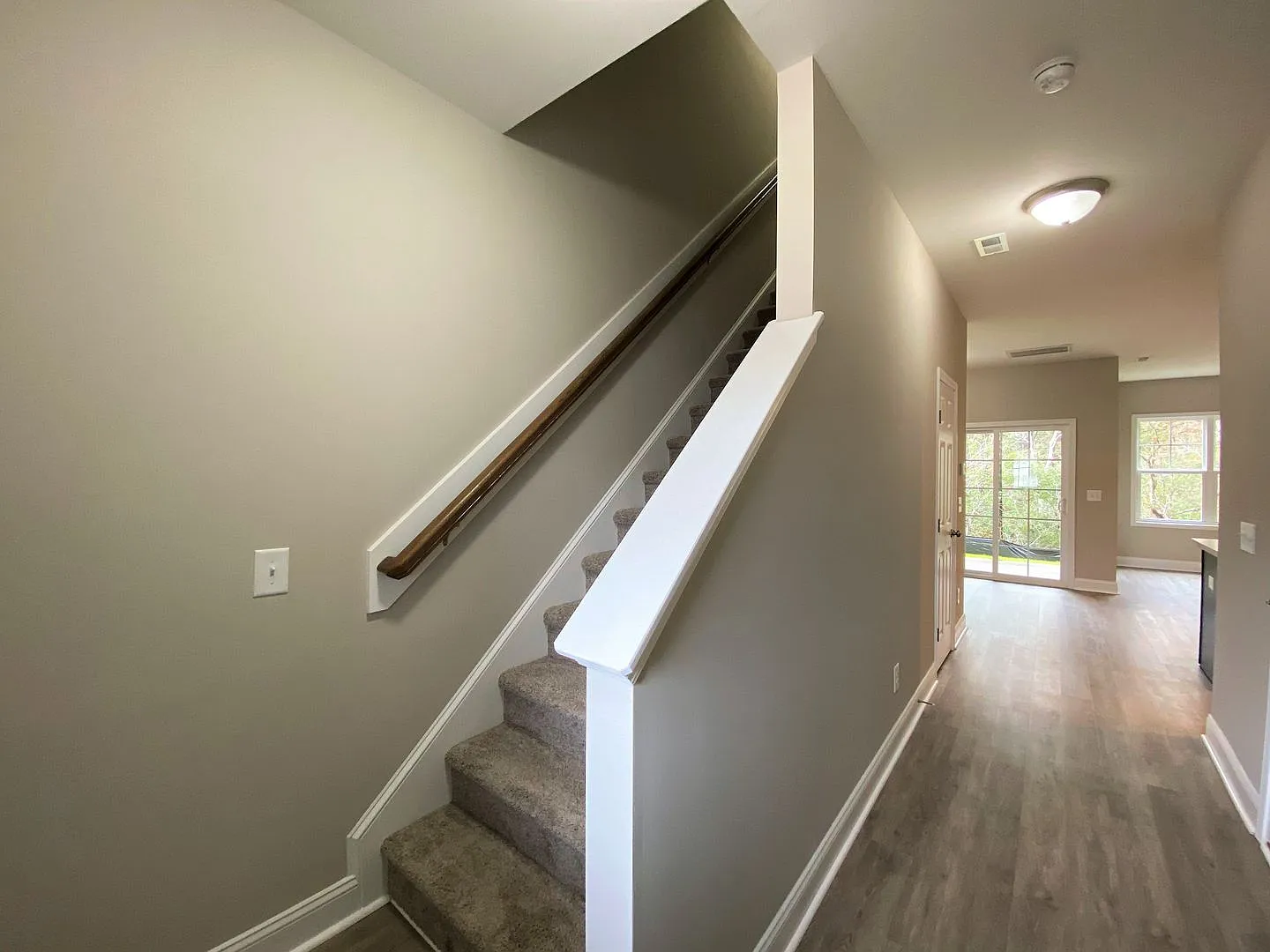 3 Bed, 2.5 Bath in Stonebay Townhomes! — Photo 4