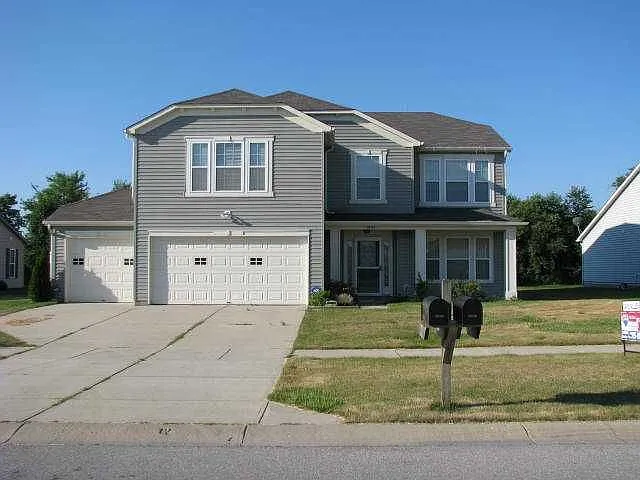 1095 E McClarnon Dr photo 1