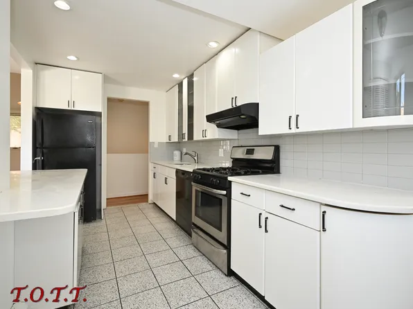 2136 East 63rd Street image 7 of 18