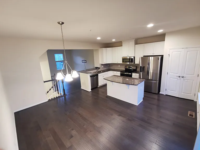602 N Atwater Dr — Photo 5