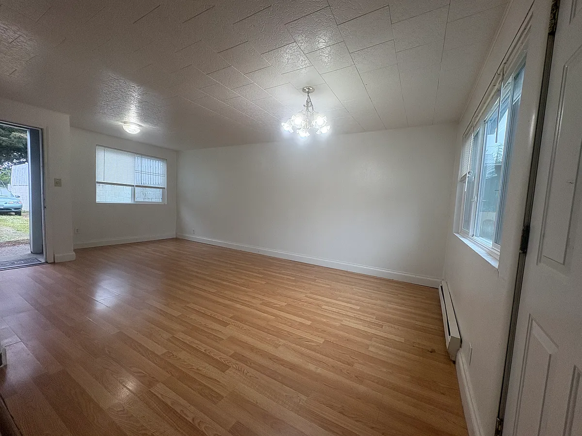 Building Photo - 520 N 8th Ave #0