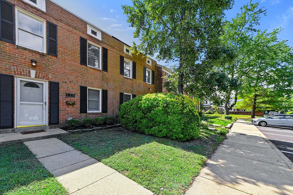 Building Photo - 130 Dumbarton Dr