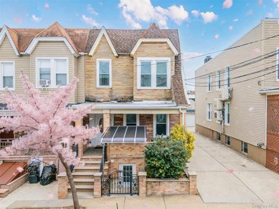 7824 68th Road, Middle Village, NY, 11379