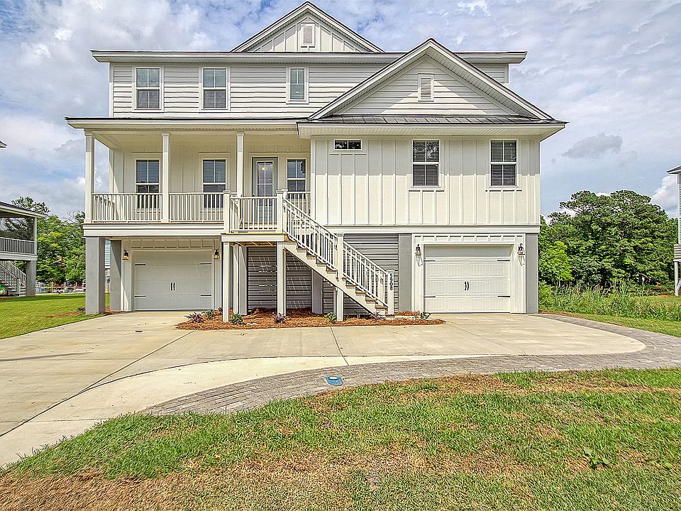 Topsail Exterior
