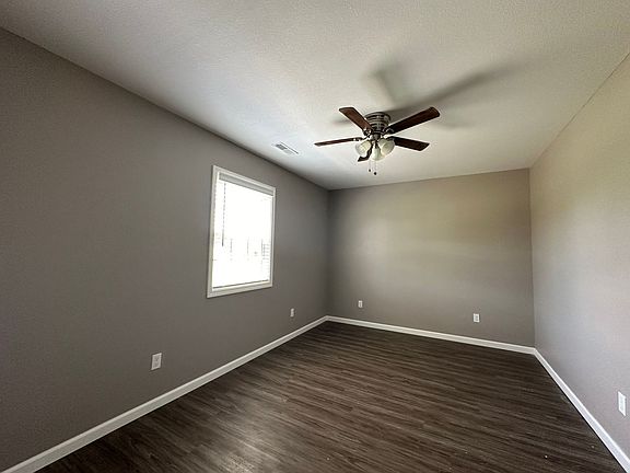 3rd image of 320 Grady Dr