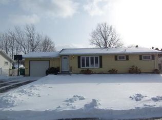 49 Mary Dr, Rochester, NY 14617