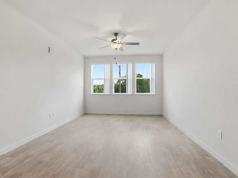 Barnett Villas — Photo 18
