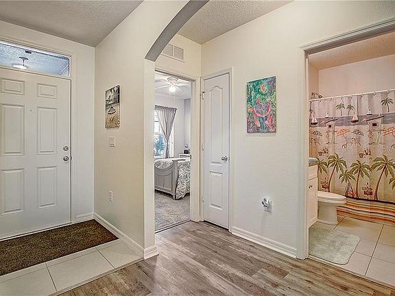 3rd image of 1730 Savannah Ln