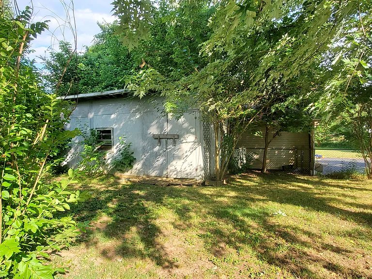 1709 Oak Hill Dr — Photo 7