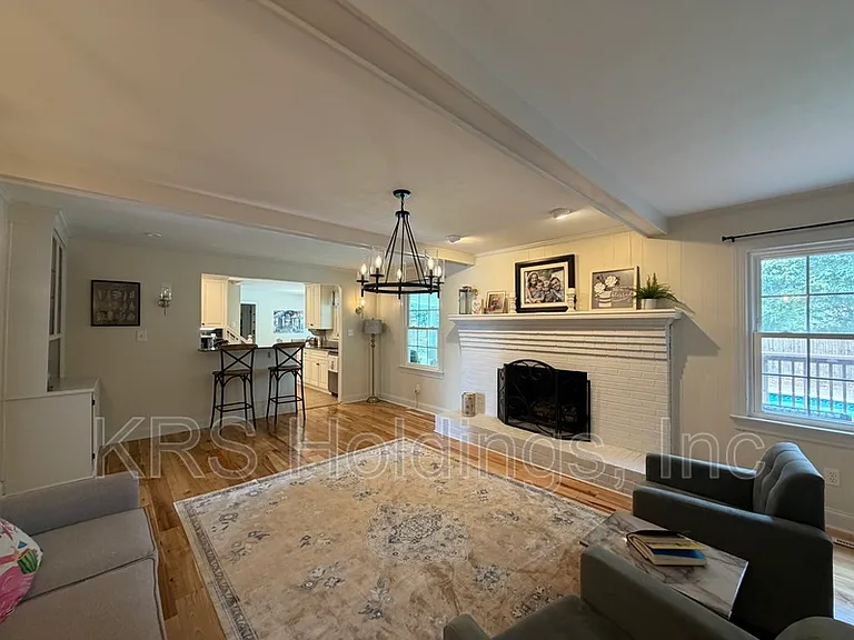 1520 Woodside Ct N — Photo 8