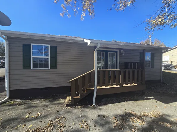 240 Hill St, Tazewell, VA 24651