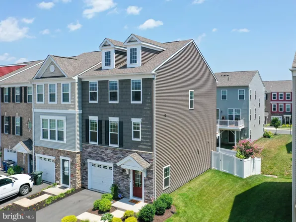 10739 Caledonia Meadow Dr, Manassas, VA 20112