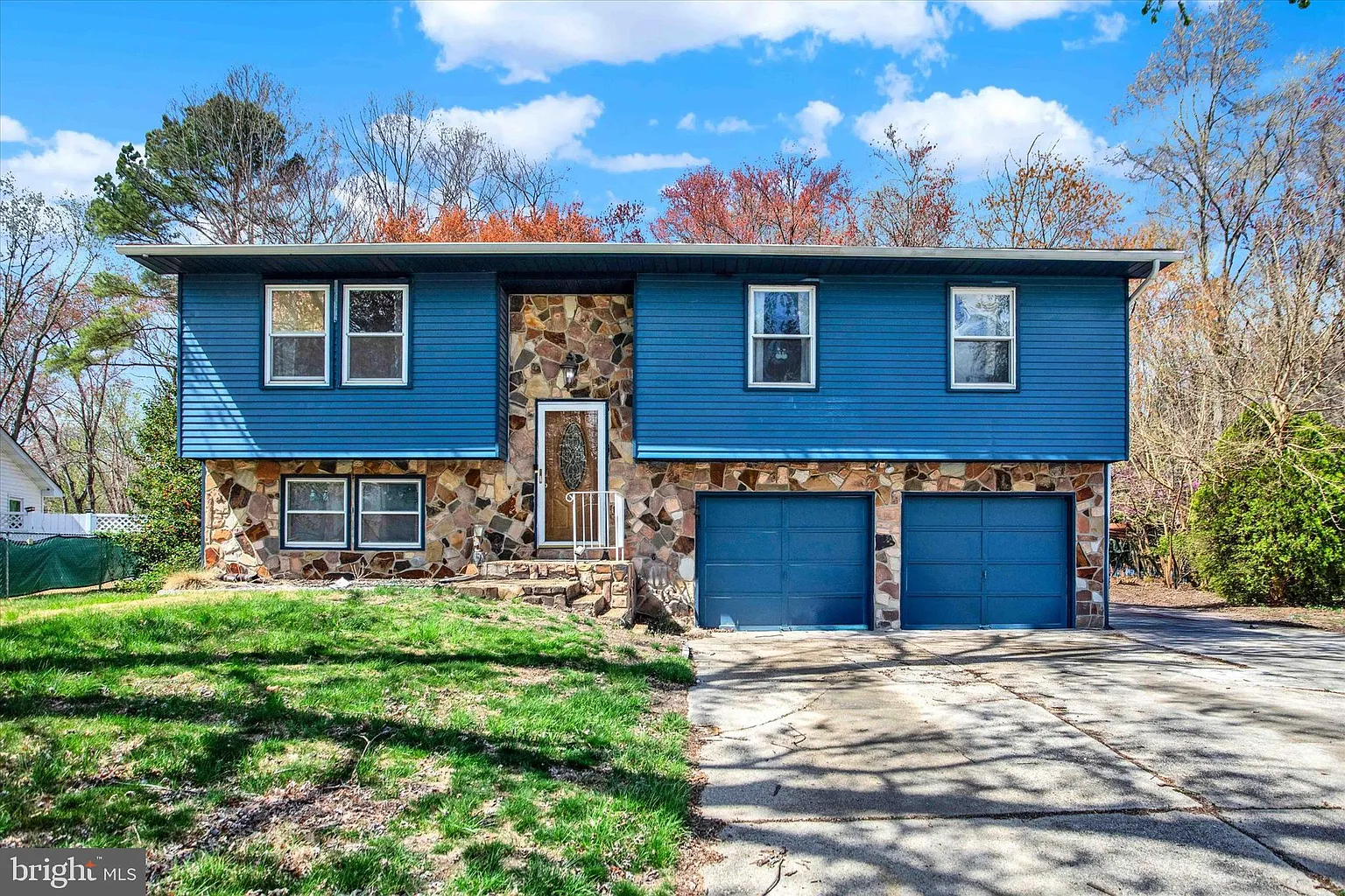 1010 Ivy Ln photo 1