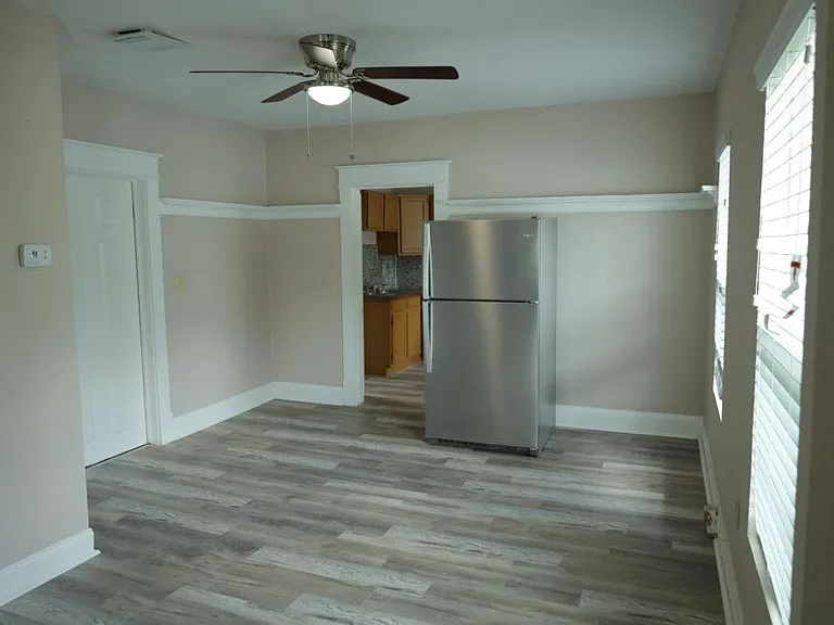 809 Adams St — Photo 11