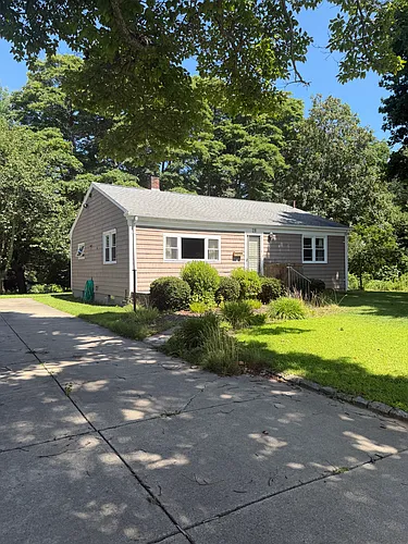 28 Emmett Ave Photo 1
