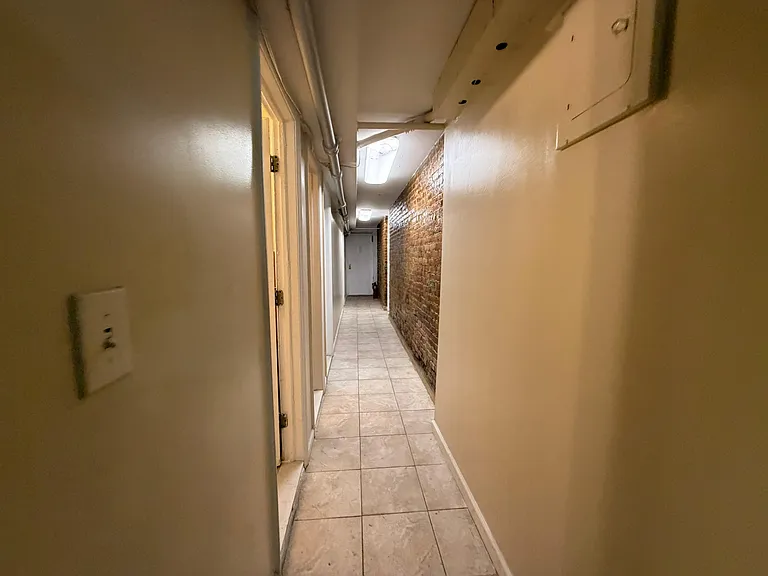 1027 Belmont Ave #2B — Photo 5