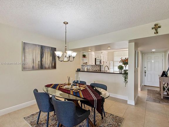 4th image of 1705 Whitehall Dr APT 105