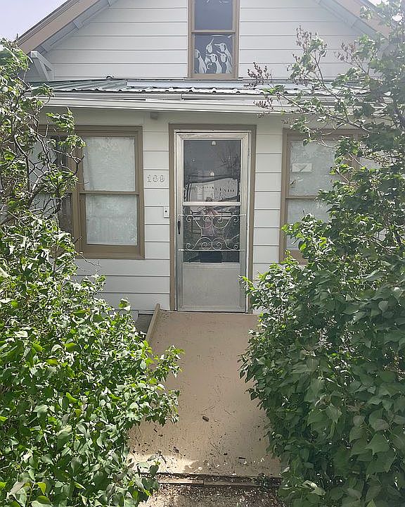 1st image of 109 2nd St E