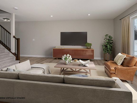 4th image of 1726 Heart Ridge Loop SE