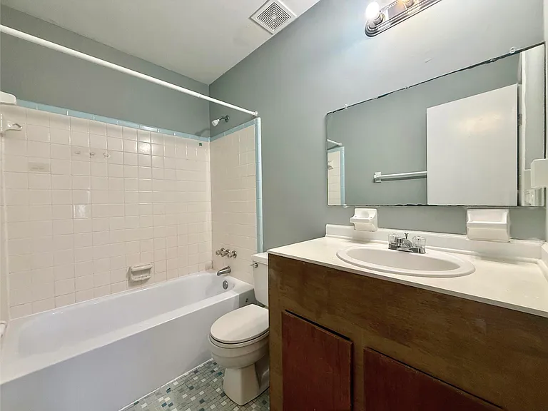 103 Dorchester Manor Blvd — Photo 9