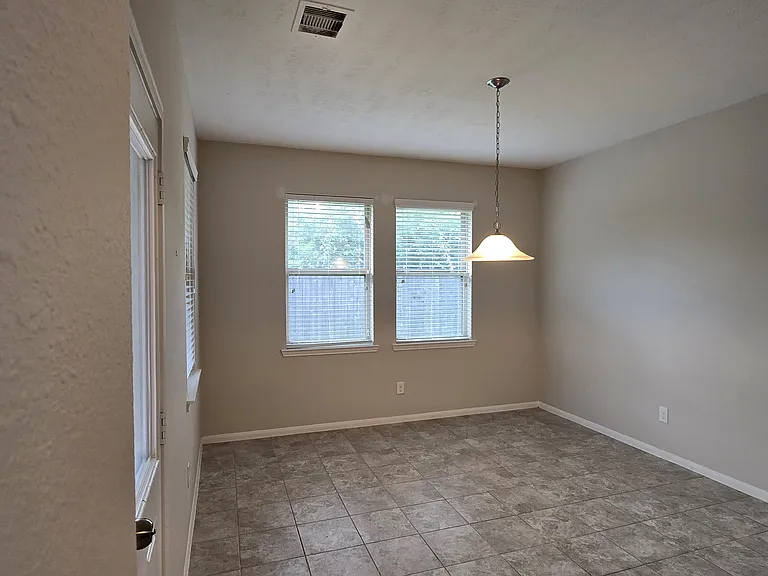 1931 Stieler Dr — Photo 10
