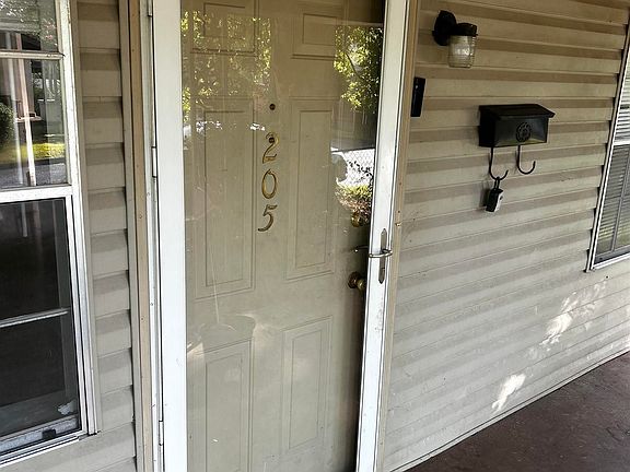 2nd image of 205 White St
