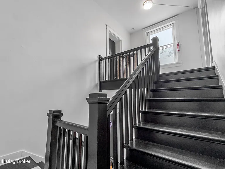 409 W Gaulbert Ave #201 — Photo 9