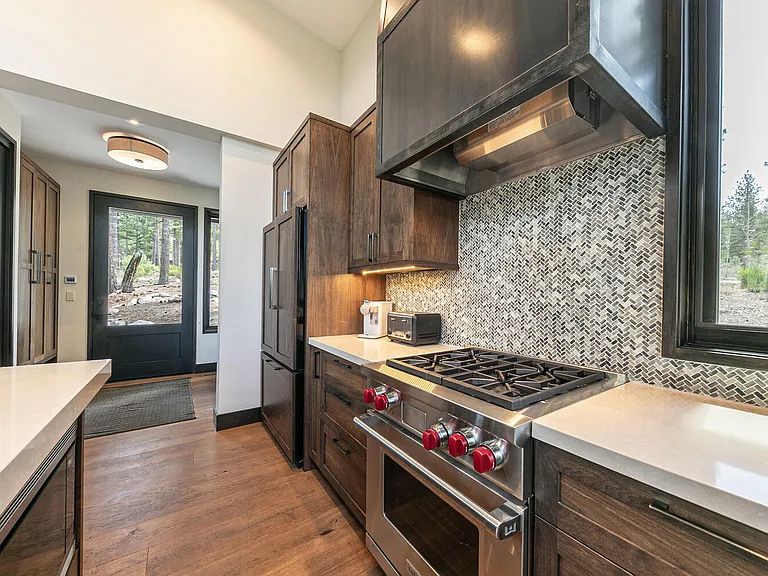 9718 Hunter House Dr — Photo 12