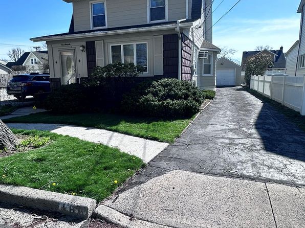 166 Franklin Street, Franklin Square, NY 11010