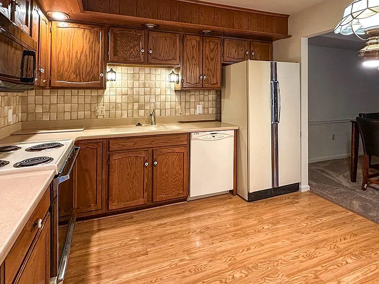 109 Valley Greene Cir — Photo 8