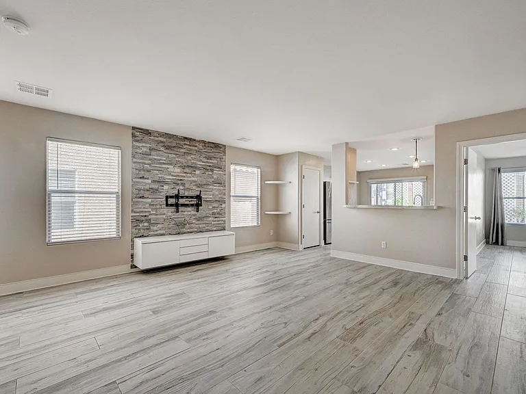 11092 Verismo St — Photo 7