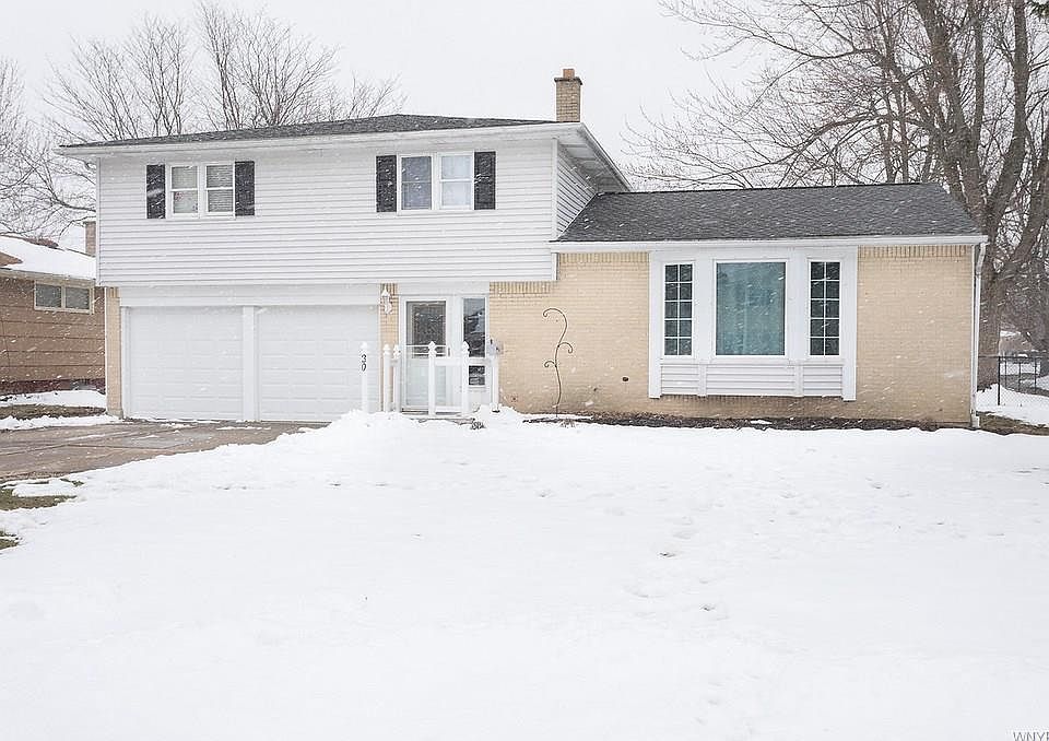 1st image of 30 Red Oak Dr
