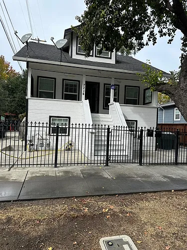 2214 4th St Photo 1