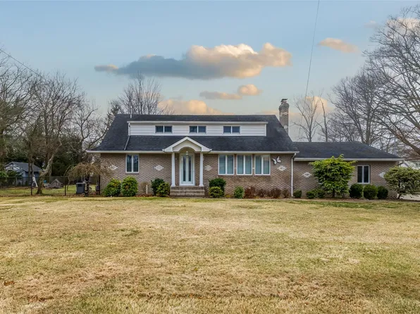 340 Great River Road, Great River, NY 11739