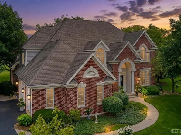 955 Harbor Town Ct, Geneva, IL 60134
