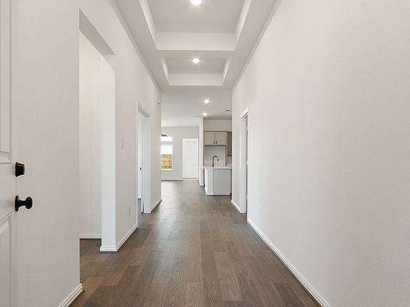 5th image of 2822 Ruby Laurel Dr