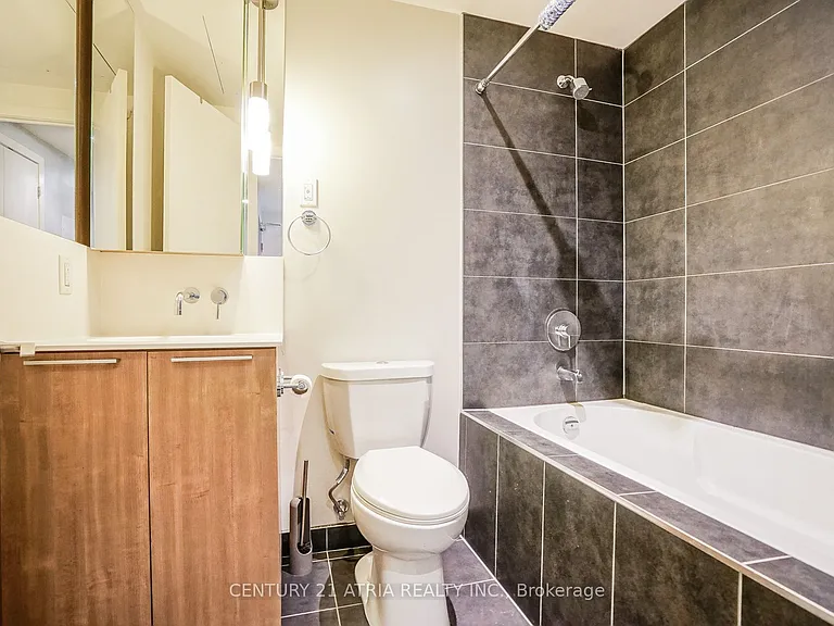 650 King St W #311 — Photo 23