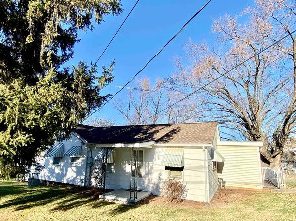 24 Locust St, Fishersville, VA 22939