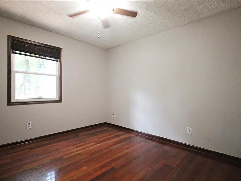 3310 Chastain Xing — Photo 25