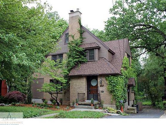 2nd image of 325 E Wildwood Dr