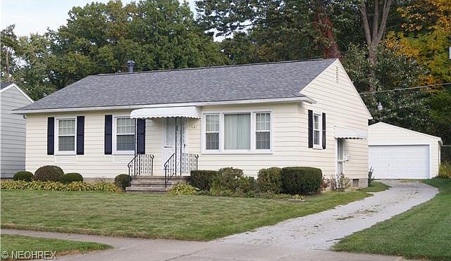 1st image of 581 Lynn Dr