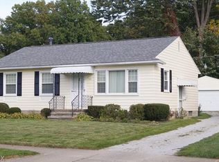 581 Lynn Dr, Cuyahoga Falls, OH 44221