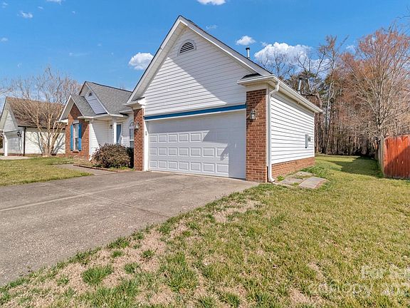 4th image of 2922 Emerald Meadow Ln