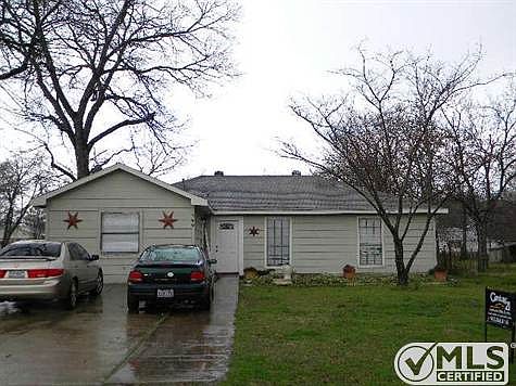 3rd image of 300 E 1st St