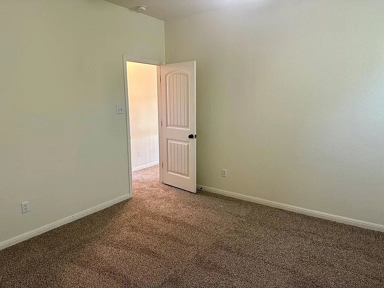 7233 Menchaca Rd #17 — Photo 32