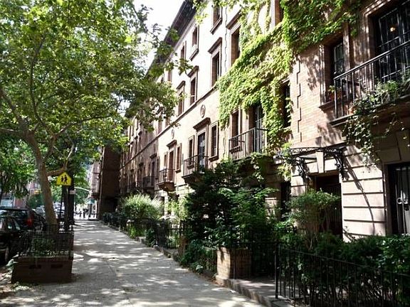 2nd image of 253 W 139th St