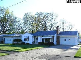 1439 Guarnieri Dr NE, Warren, OH