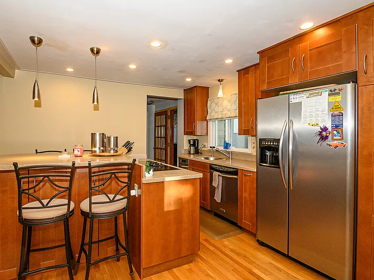 508 Pleasant St — Photo 3