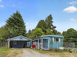 1098 S Harbor St, Rockaway Beach, OR 97136